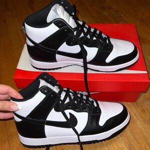 Like new Nike Dunk Hi Retro size 9